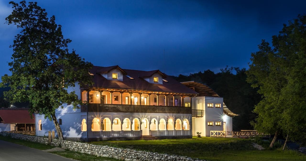 Hanul Vatra Horezu Exterior photo